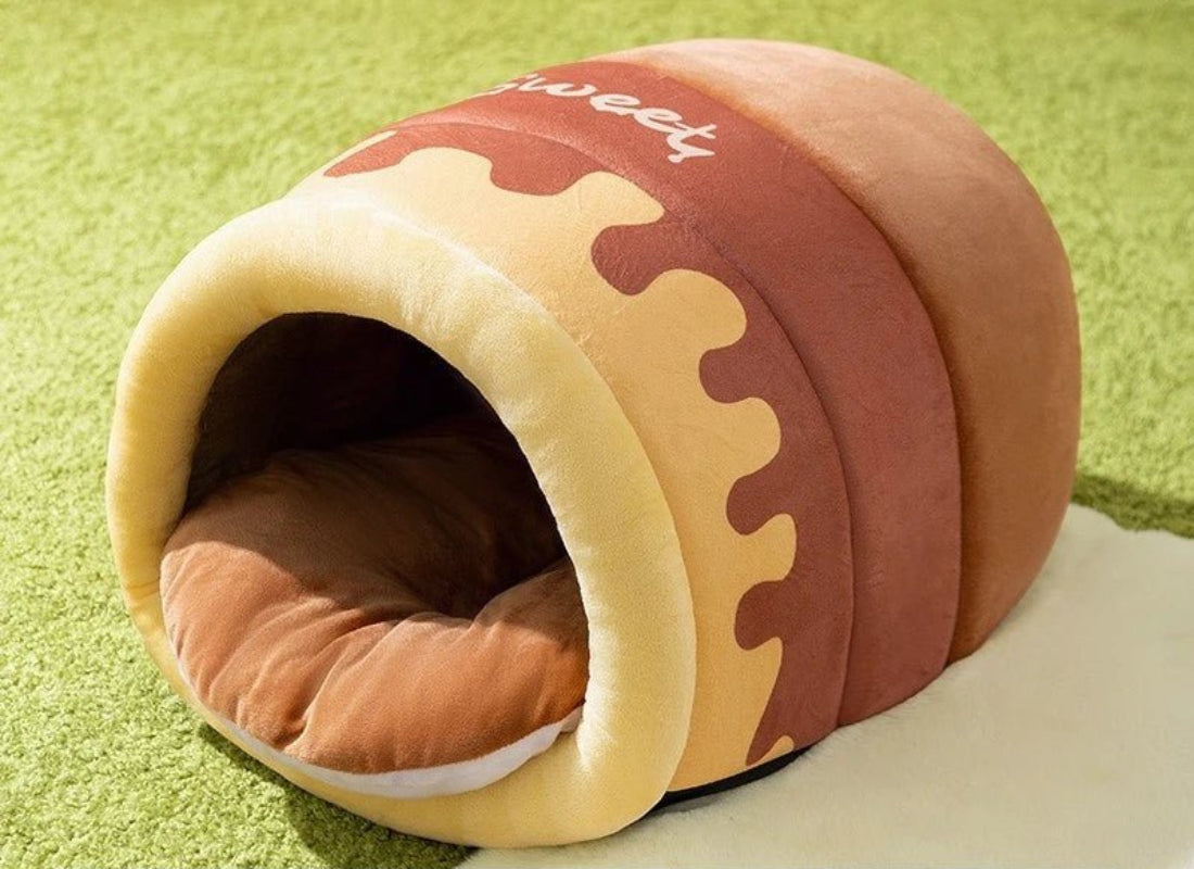 Winter Indoor Warm Plush Cat Bed with Reindeer Appearance Hide and Seek Tunnel - Best Buddy Store